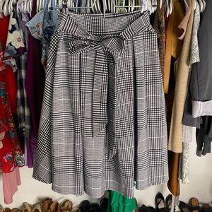 Houndstooth Pattern Skirt | Size : S